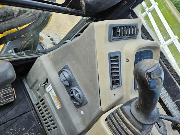 yanmar-vio45-image-30