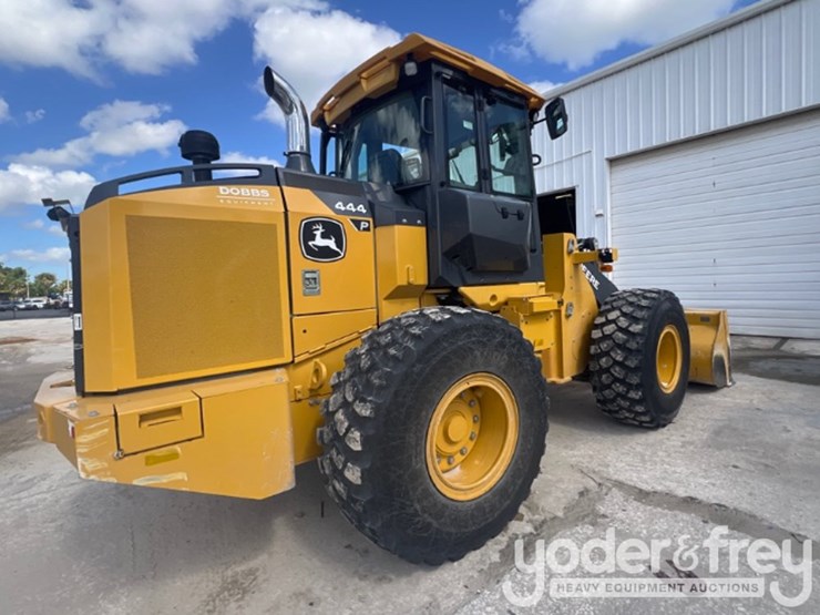 2023-deere-444p-image-1