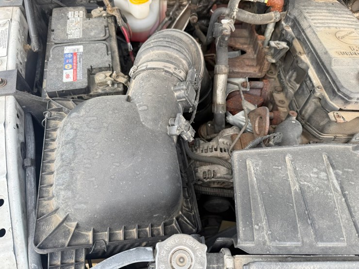 2011-dodge-3500-image-13