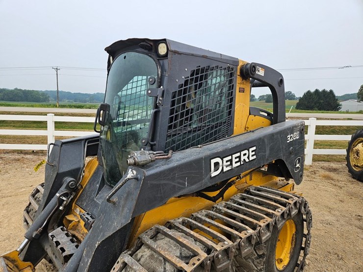 deere-328e-image-12