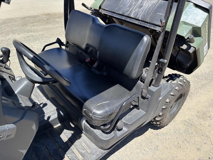 2014-john-deere-gator-xuv-550-image-11