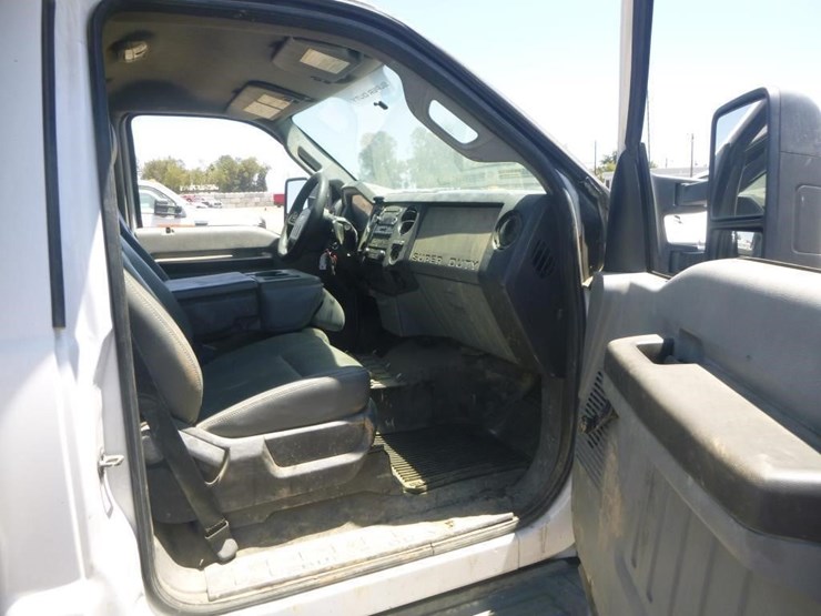 2011-ford-f550-image-11