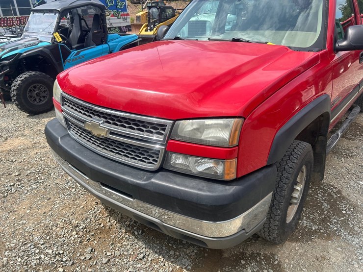 2005-chevrolet-2500-image-9