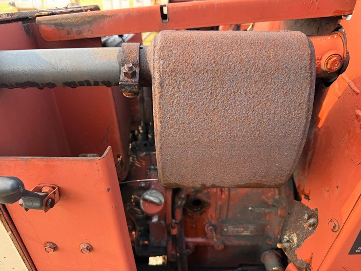 ditch-witch-350sx-image-12