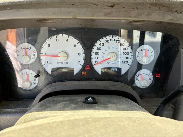 2005-dodge-ram-2500-image-19