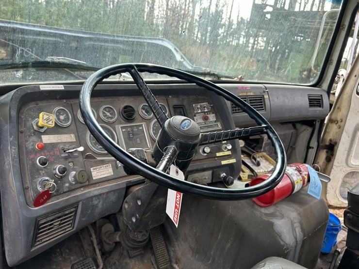 1989-ford-l9000-image-76