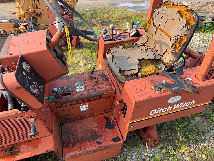 ditch-witch-350sx-image-18