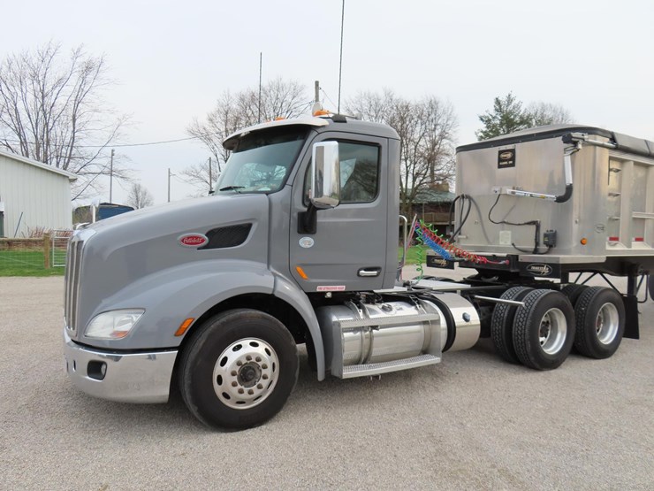 2019-peterbilt-579-image-2