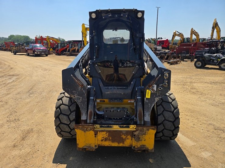 deere-330g-image-8