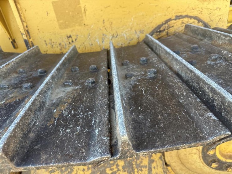 2014-deere-450j-image-62