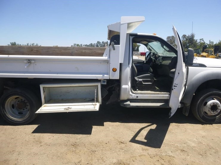 2011-ford-f550-image-10