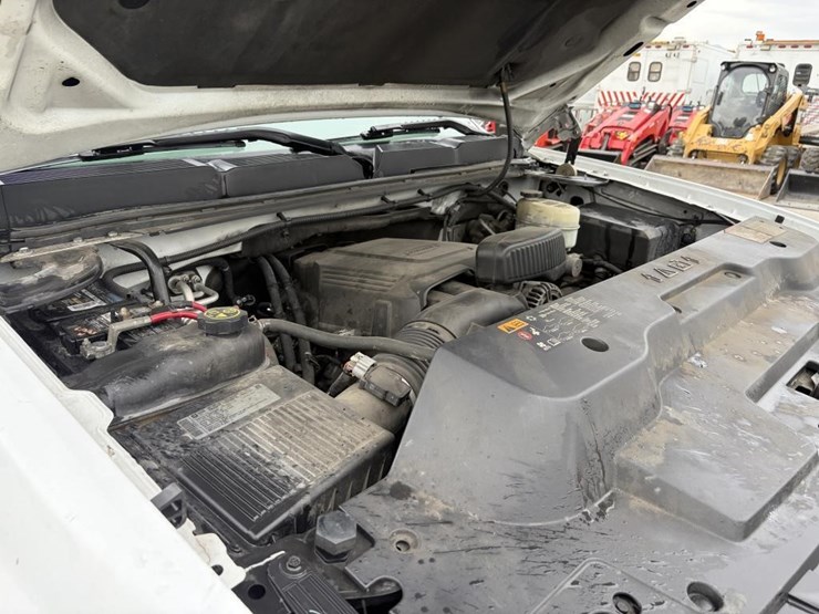 2013-chevrolet-silverado-2500-image-8