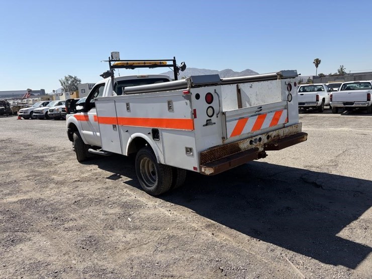 2014-ford-f350-xl-image-4