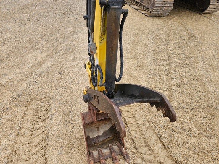 yanmar-vio35-image-11