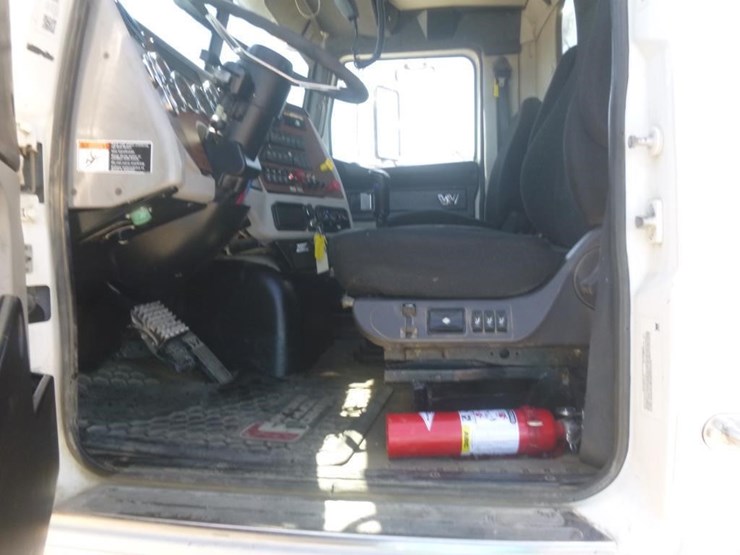 2019-western-star-4700sf-image-17