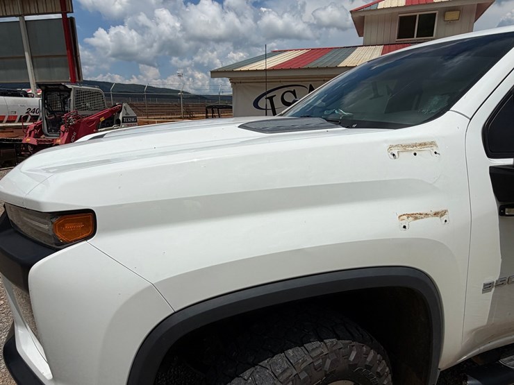 2020-chevrolet-3500hd-image-10