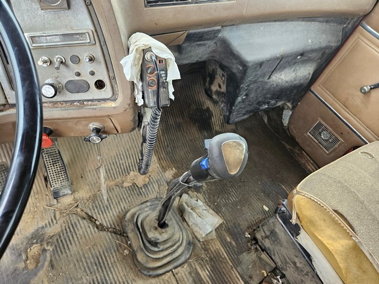 1995-ford-l8000-image-49