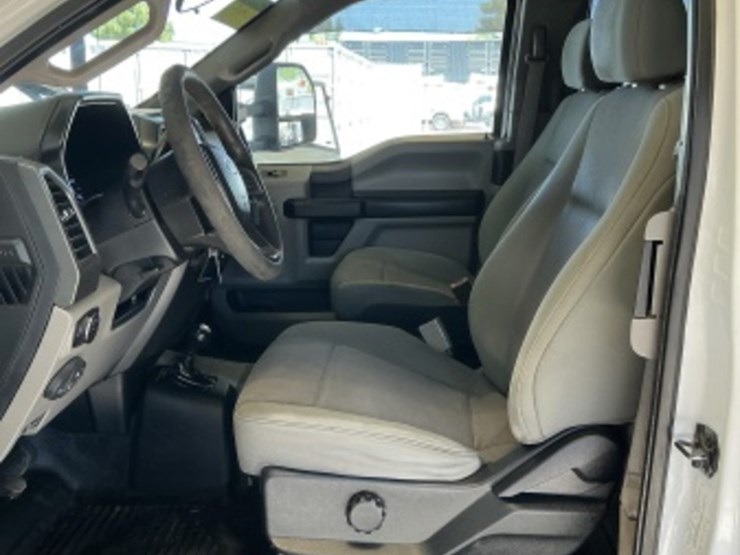 2019-ford-f550-image-27