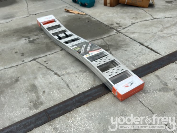 unused-cargo-ramp-set,-12"-x-90"-image-4