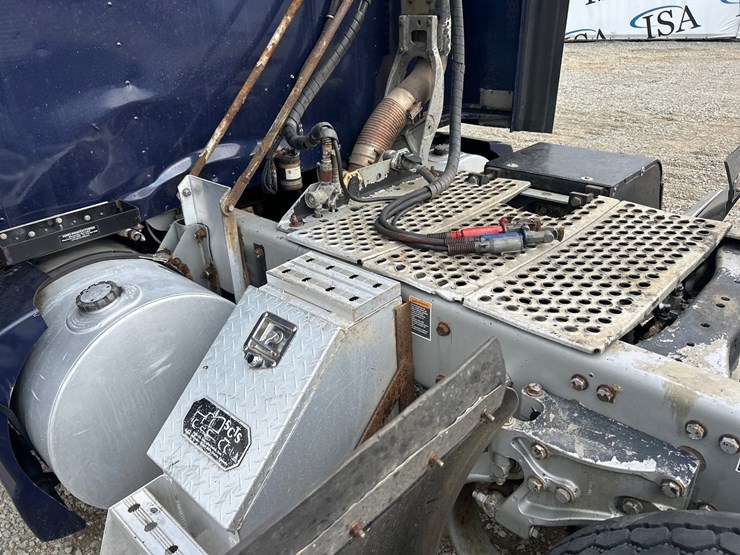 2017-kenworth-t660-image-29