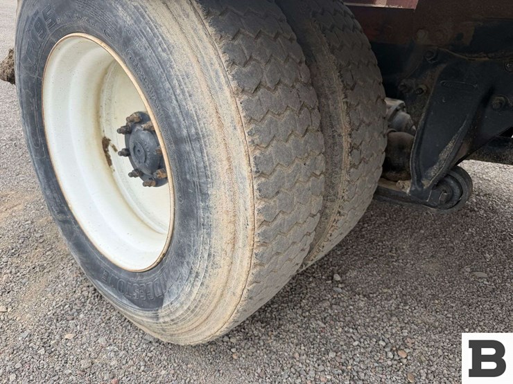 1999-freightliner-fl80-image-21