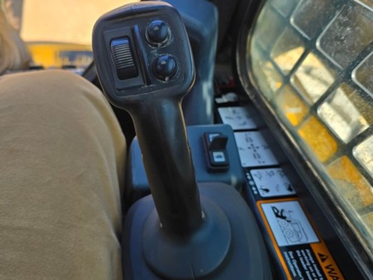 deere-330g-image-17