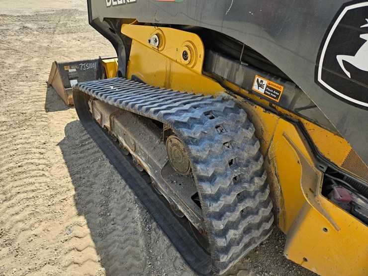 deere-331g-image-17