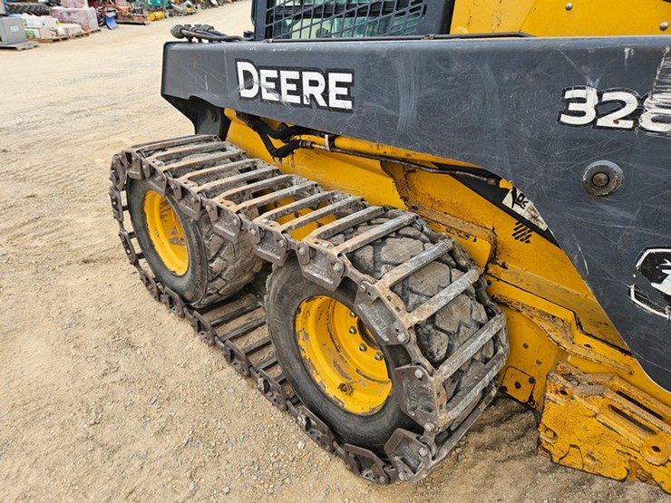deere-328e-image-19