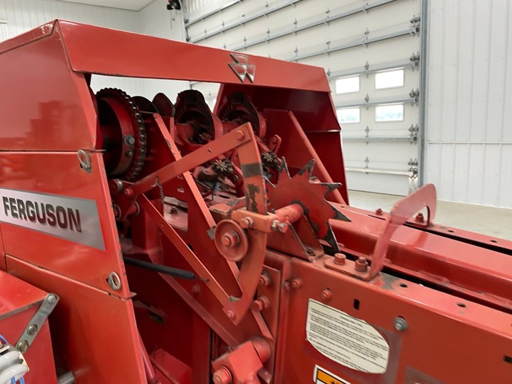 massey-ferguson-1837-image-29