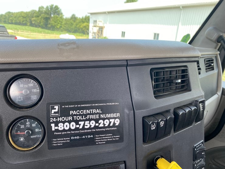 2019-peterbilt-579-image-64