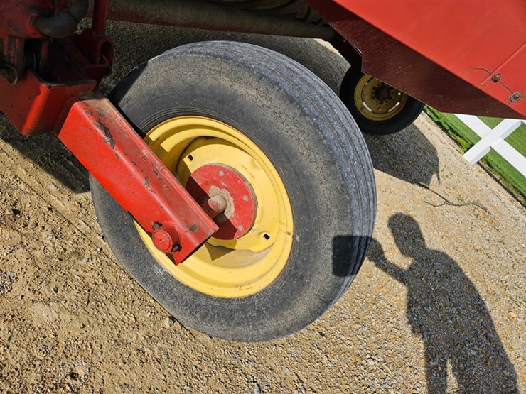 new-holland-492-image-25