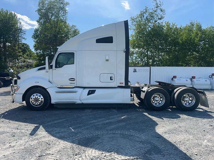 2022-kenworth-t680-image-8