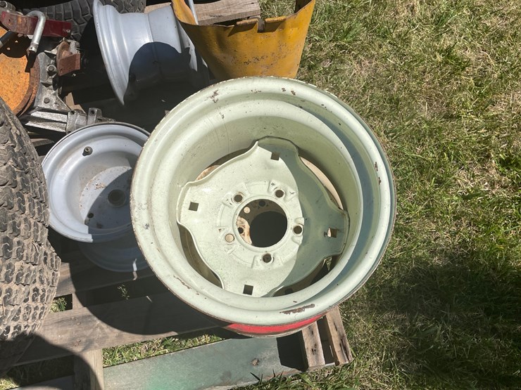 #2182-•-pallet-of-lawn-tractor-tires-image-8
