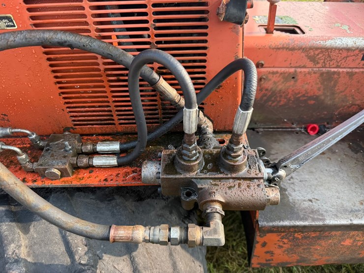 ditch-witch-350sx-image-13