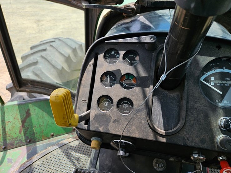 john-deere-8430-image-37