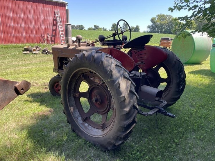 farmall-h-tractor-image-5