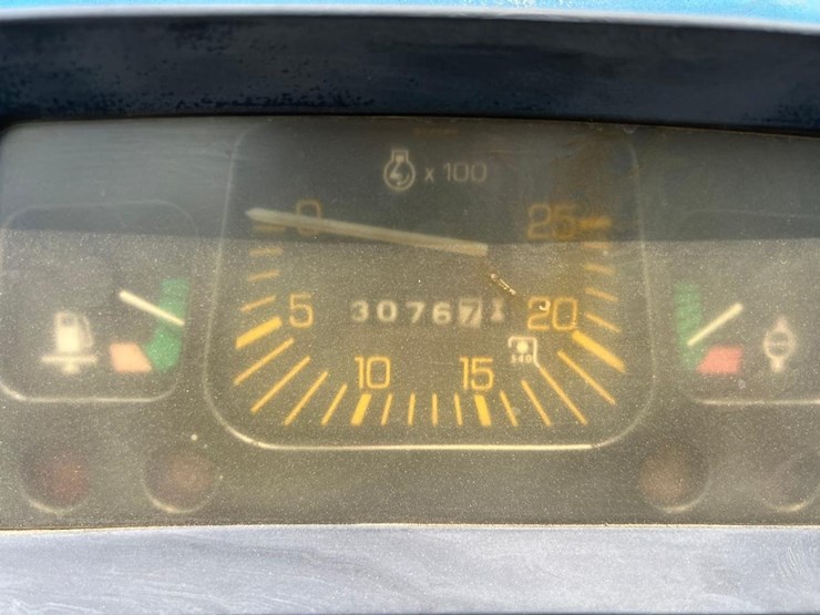 ford-2810-image-21