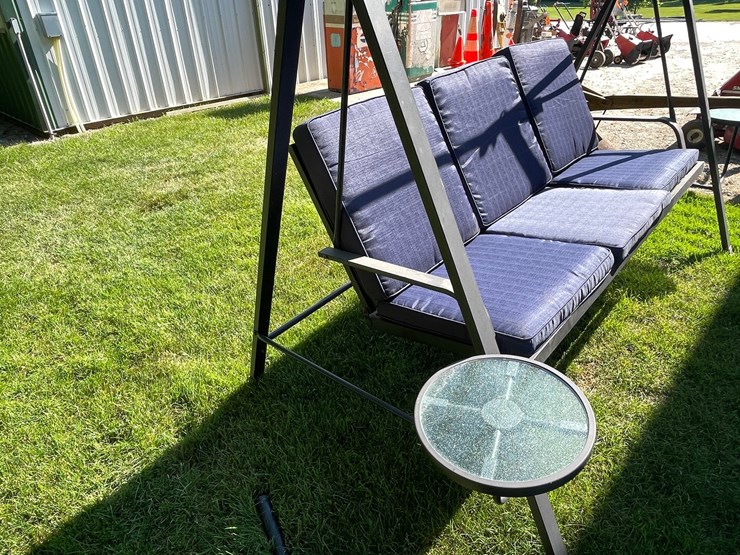 #2123-•-yard-swing-image-4