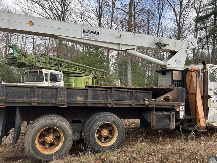 1989-ford-l9000-image-14