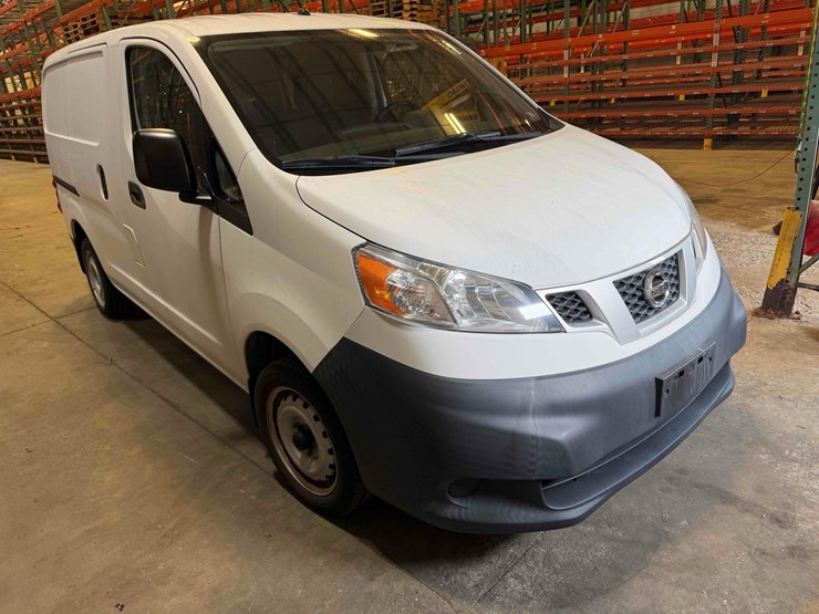 2017-nissan-nv200-image-3