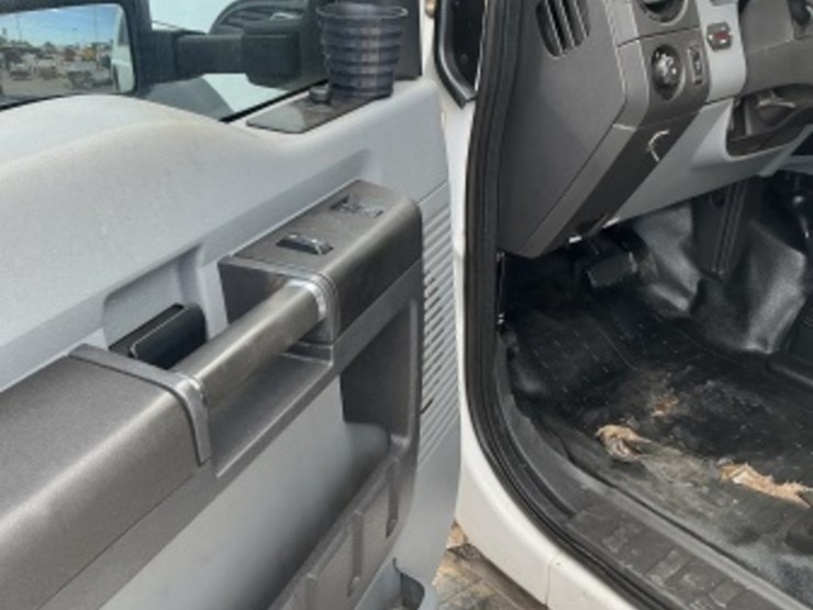 2016-ford-f550-image-29