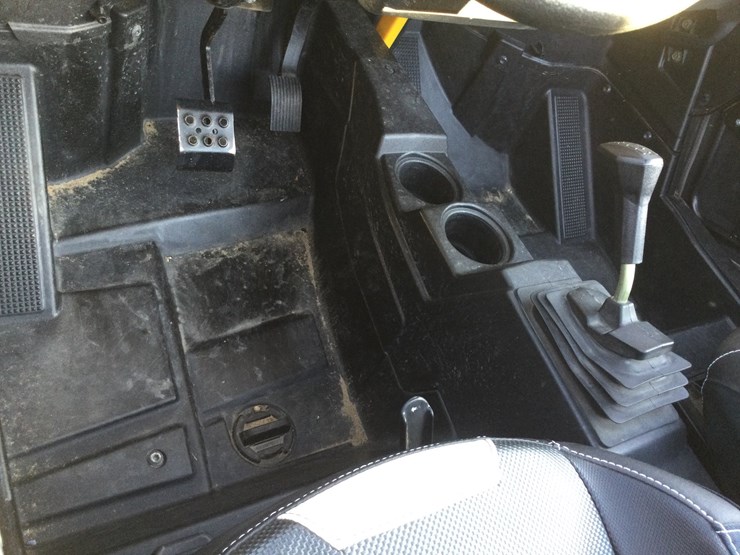 2015-polaris-rzr-900-image-10