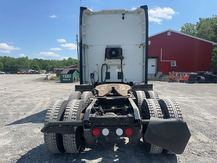 2022-kenworth-t680-image-6