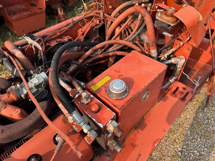 ditch-witch-350sx-image-12