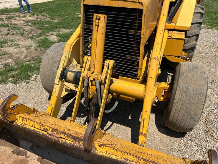 john-deere-610b-backhoe-image-7