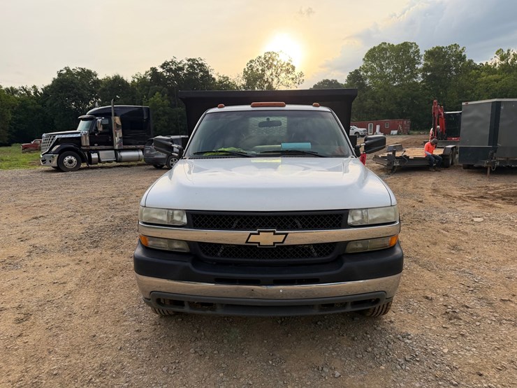 2001-chevrolet-3500-image-8