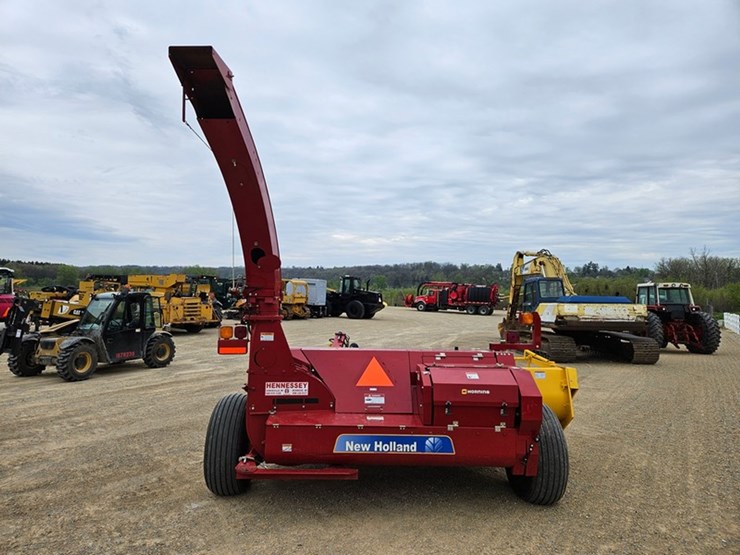 2020-new-holland-fp240-image-4