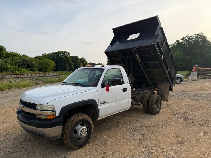 2001-chevrolet-3500-image-9