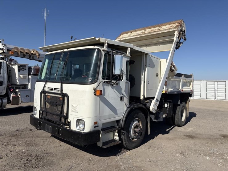 2011-autocar-xpediator-high-rise-dump-bed-truck-image-1