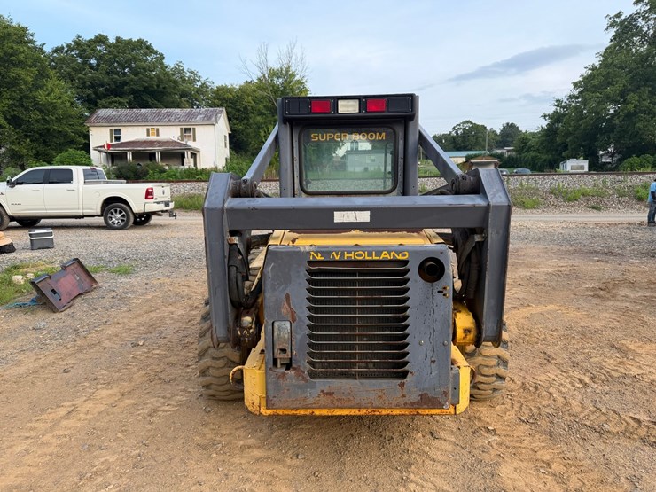 #4069-•-new-holland-ls180-wheeled-skid-steer-image-4